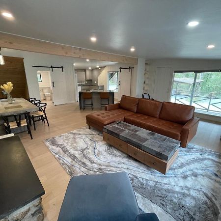 The River House Grants Pass Esterno foto