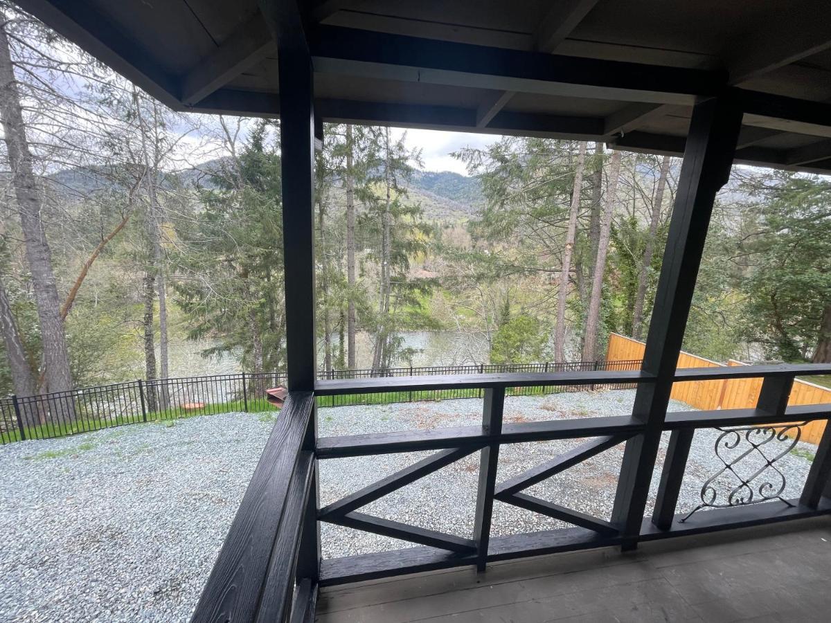 The River House Grants Pass Esterno foto