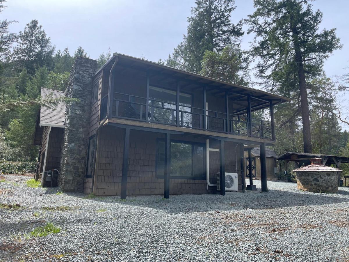 The River House Grants Pass Esterno foto